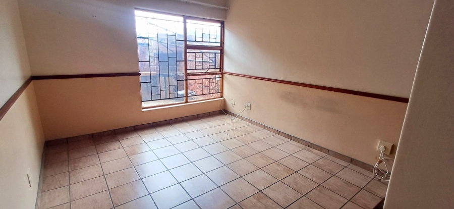 2 Bedroom Property for Sale in Langenhovenpark Free State